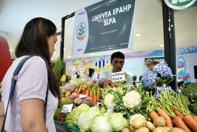 Buy fresh farmers' products at SM Uptown