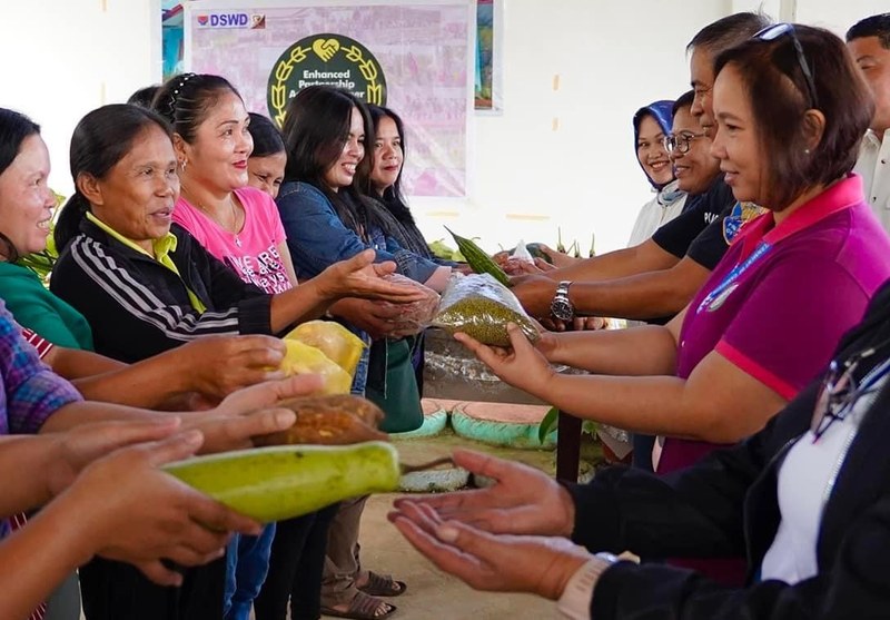 EPAHP X links SLP associations to Camiguin LGU-run centers